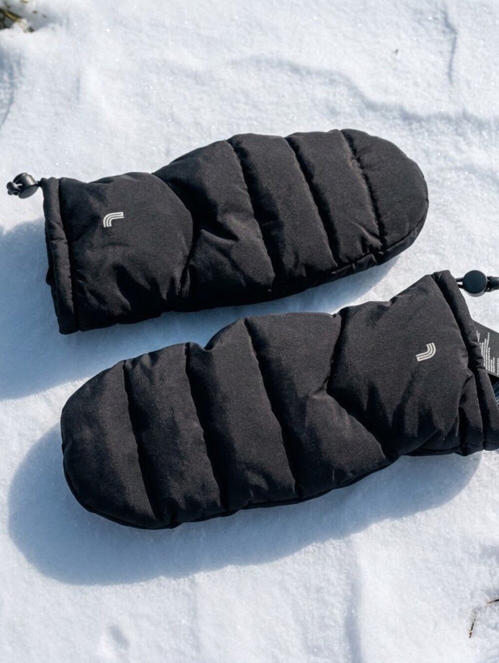 NEW Lole Down Insulated Puffer Mittens Black SM Apres Ski Cabincore Quiet Luxury